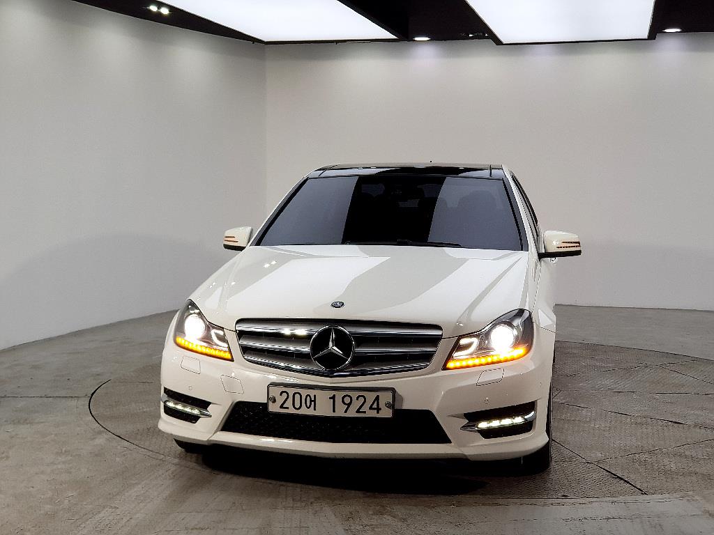 Mercedes Benz C Class - Vista 2