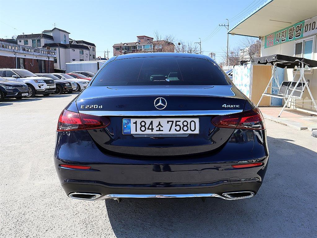 Mercedes Benz E class - Vista 5