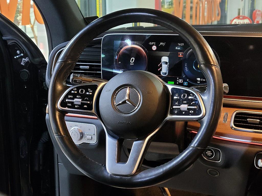 Mercedes Benz GLE Class - Vista 9