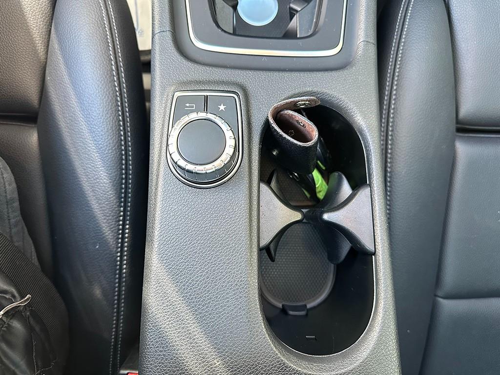 Mercedes Benz GLA Class - Vista 11