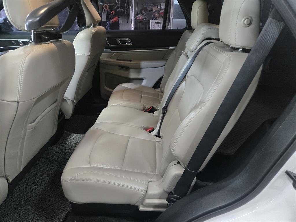 Ford Explorer - Vista 6