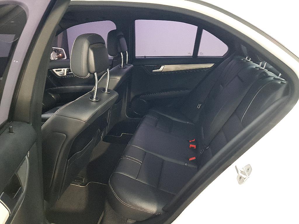 Mercedes Benz C Class - Vista 9