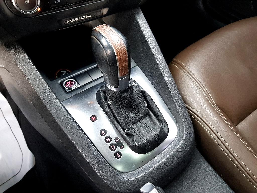 Volkswagen Jetta 2011 Plateado - Importación desde Corea - HF Imports Iquique - Foto 13