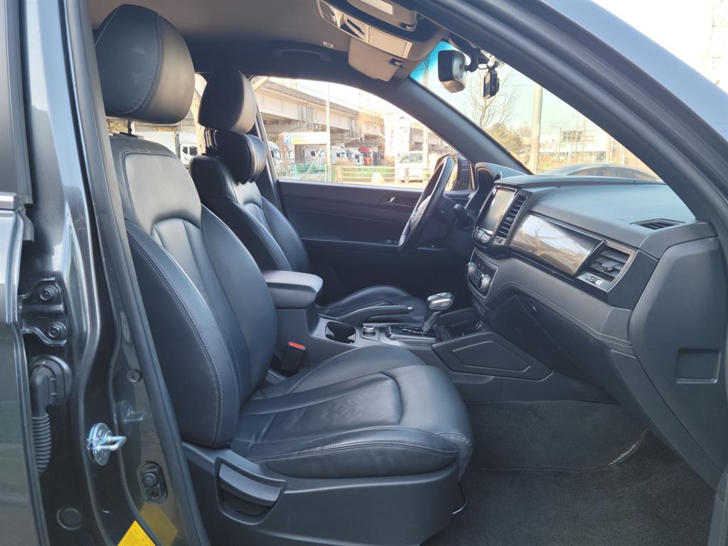 Ssangyong Rexton - Vista 8