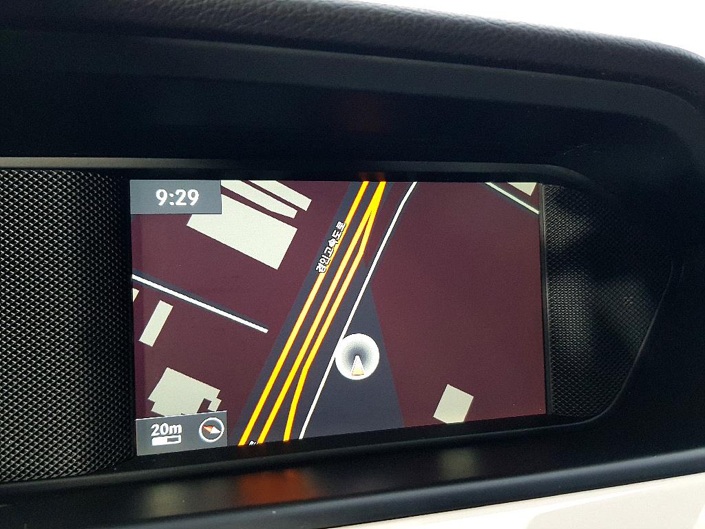 Mercedes Benz C Class - Vista 11