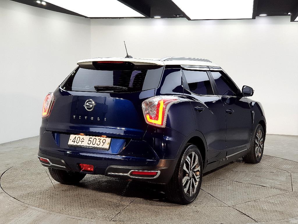 Ssangyong Tivoli - Vista 4