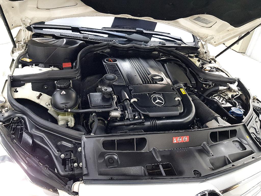 Mercedes Benz C Class - Vista 6