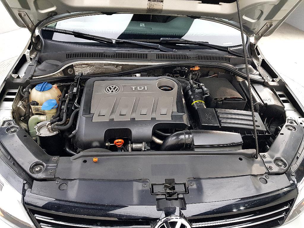 Volkswagen Jetta - Vista 6