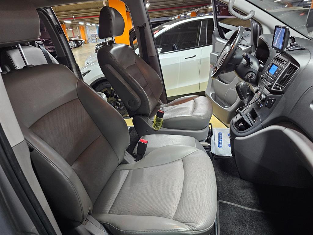 HYUNDAI Starex 2019 Gris - Importación desde Corea - HF Imports Iquique - Foto 15