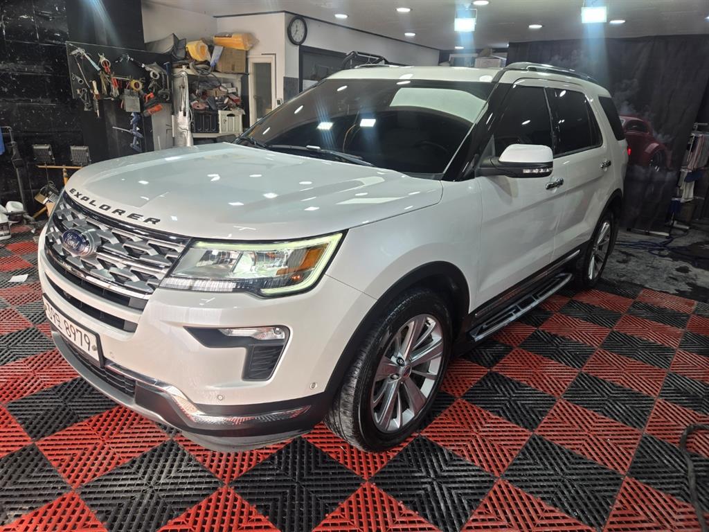 Ford Explorer - Vista 2
