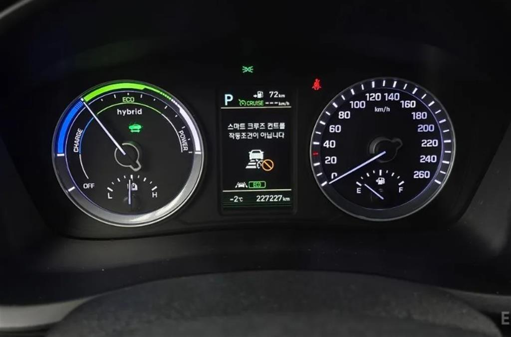 HYUNDAI Sonata - Vista 12
