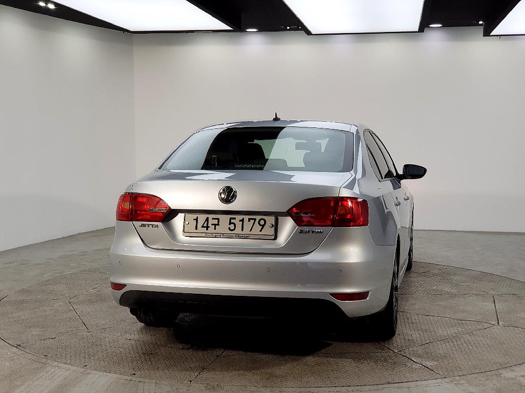 Volkswagen Jetta - Vista 3