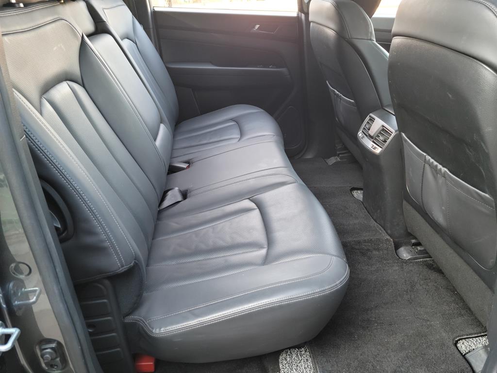 Ssangyong Rexton - Vista 10