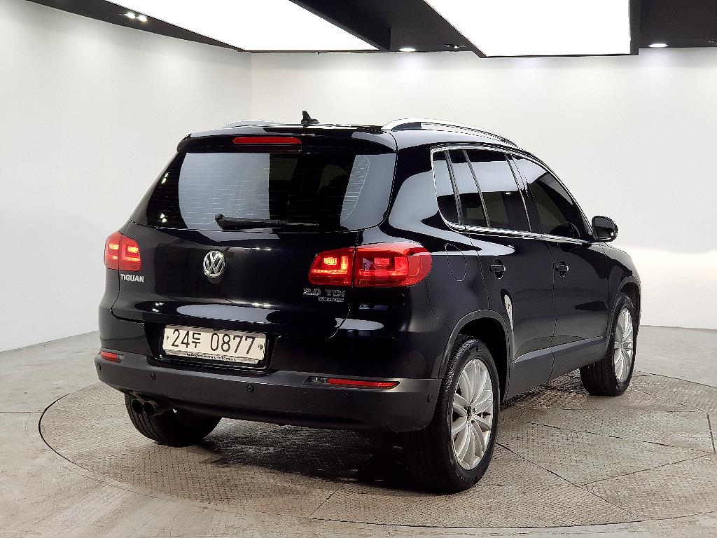 Volkswagen Tiguan - Vista 4