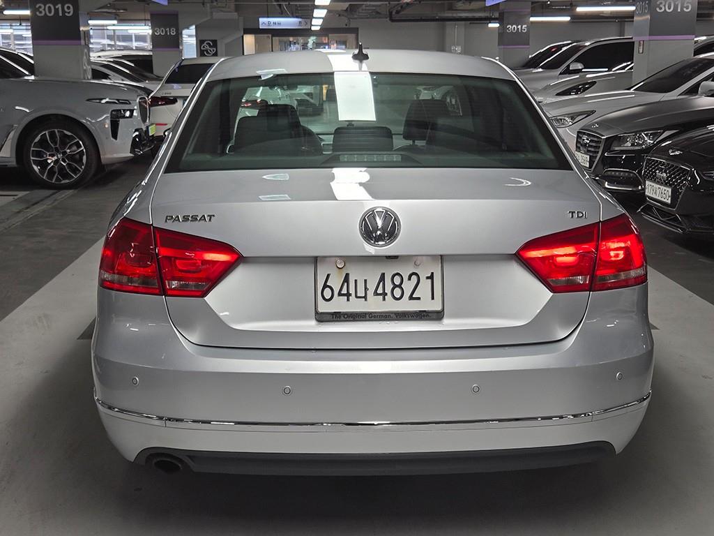 Volkswagen Passat - Vista 4