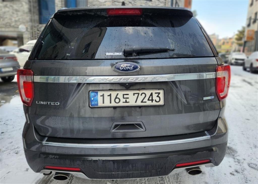 Ford Explorer - Vista 2