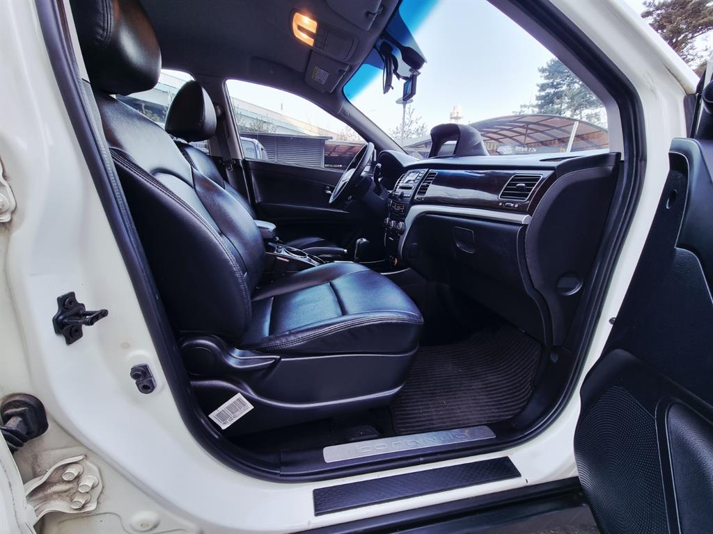 Ssangyong Korando - Vista 11