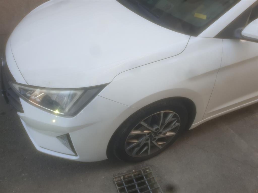 HYUNDAI Avante - Vista 4