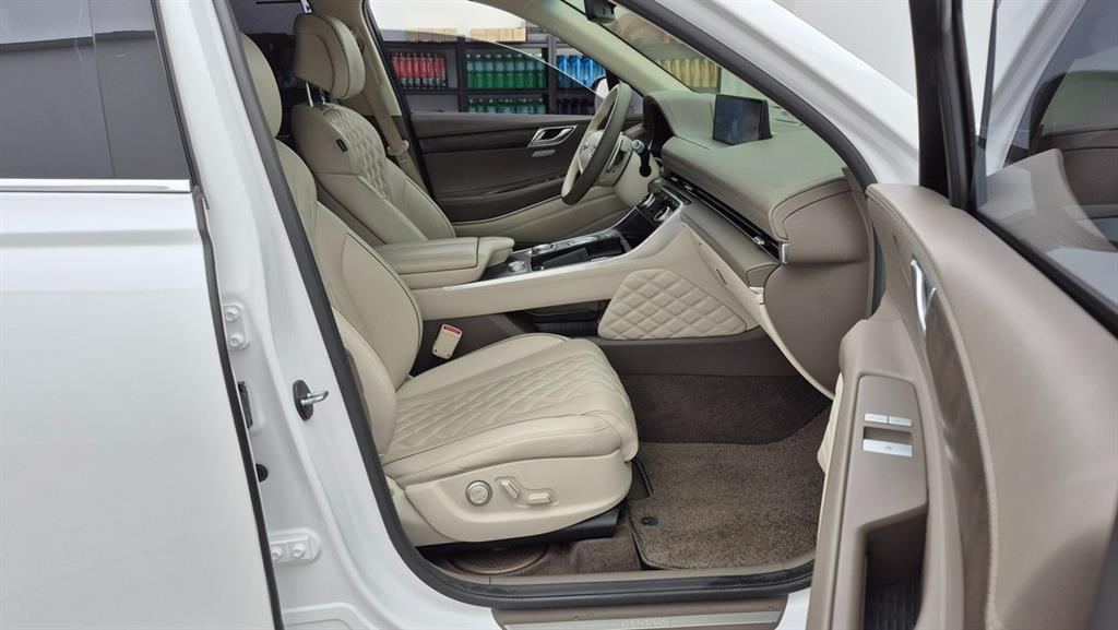 Genesis GV80 - Vista 8