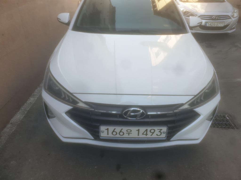 HYUNDAI Avante - Vista 5