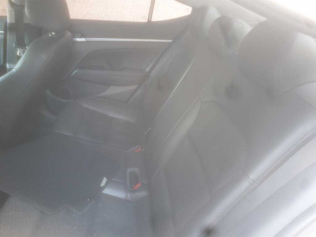 HYUNDAI Avante - Vista 12