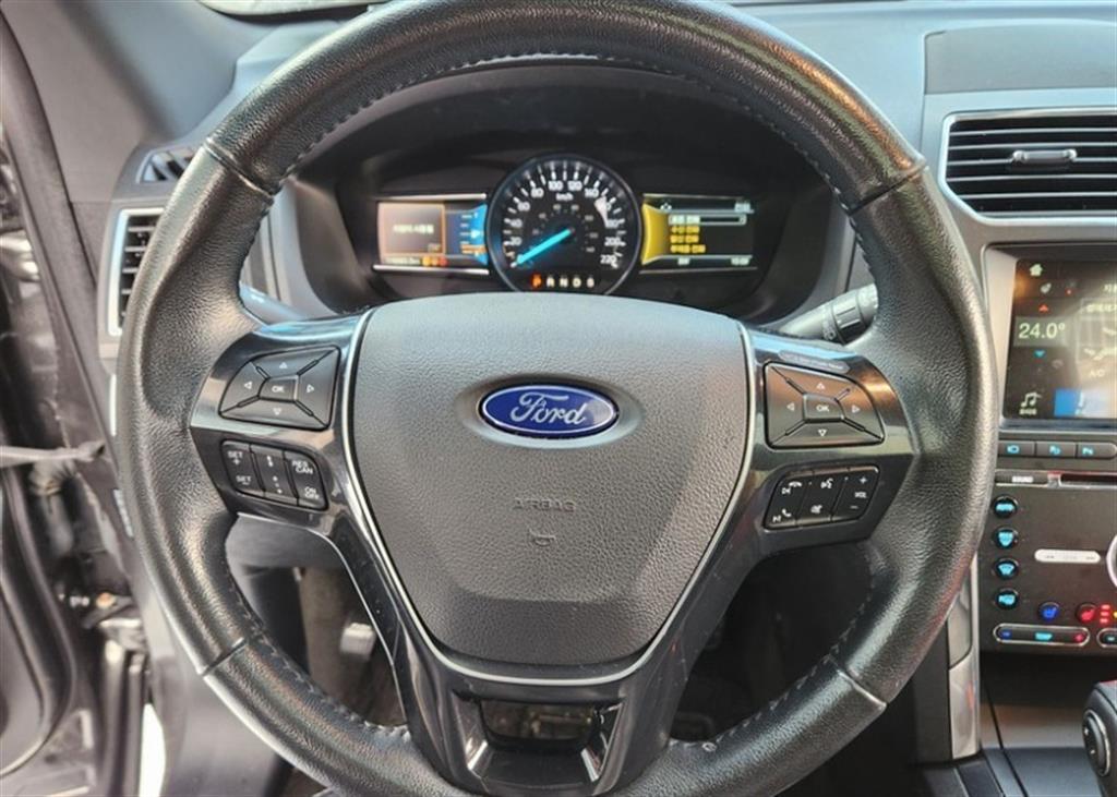 Ford Explorer - Vista 4