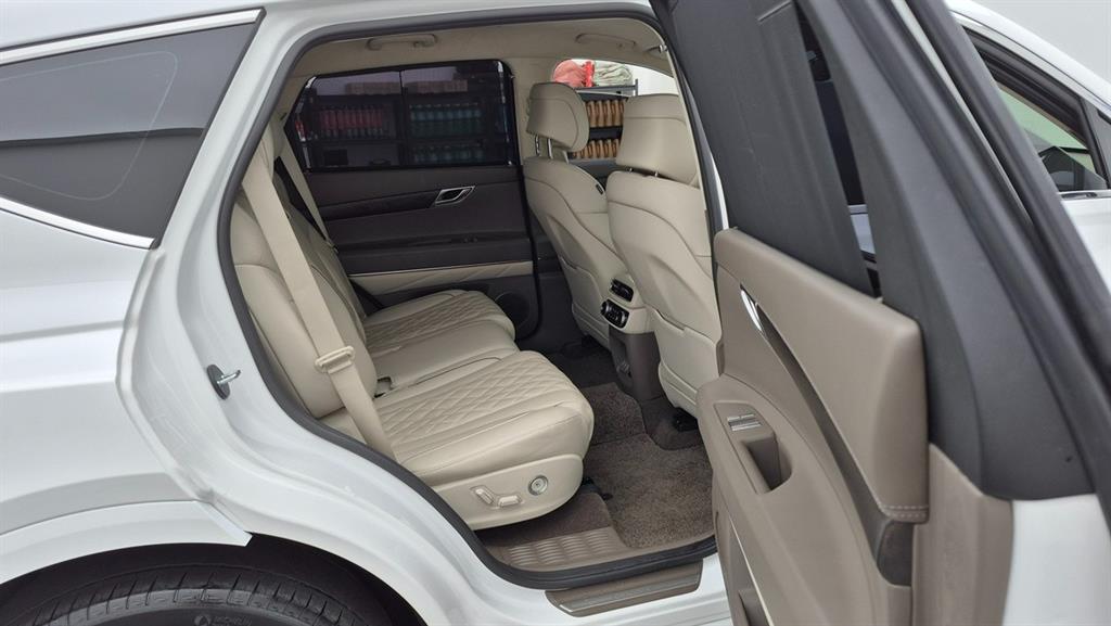 Genesis GV80 - Vista 7