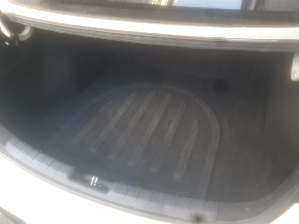 HYUNDAI Avante - Vista 11