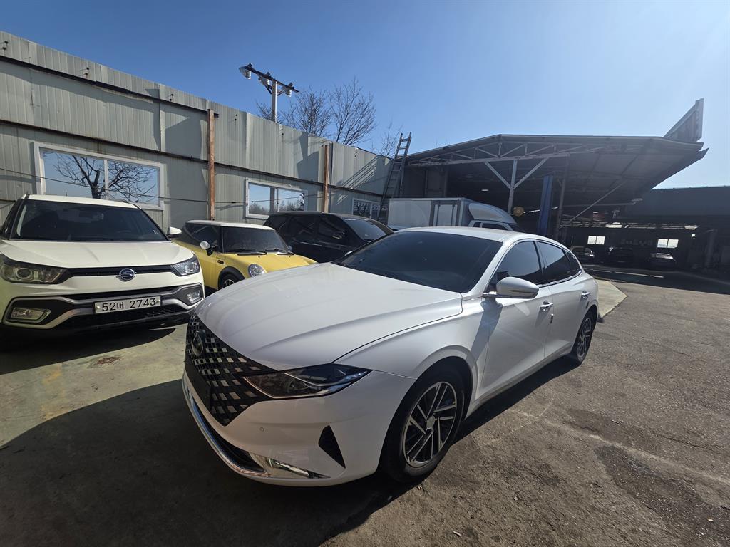 HYUNDAI Grandeur - Vista 3