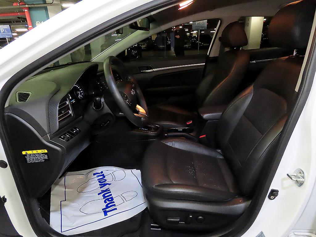 HYUNDAI Avante - Vista 6