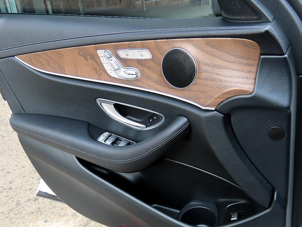 Mercedes Benz E class - Vista 12