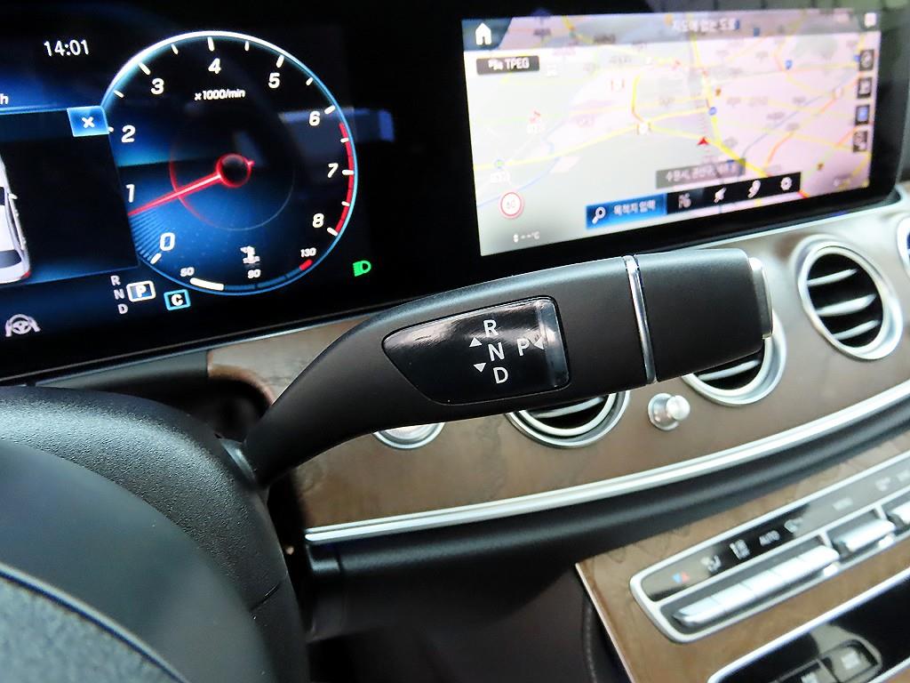 Mercedes Benz E class - Vista 11