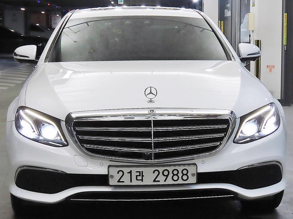 Mercedes Benz E class - Vista 2