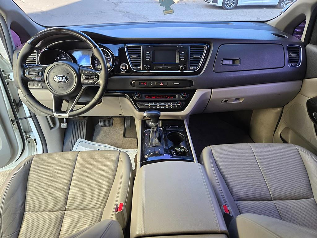 KIA Carnival - Vista 9