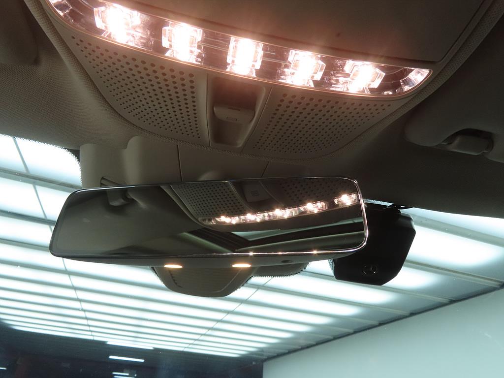 Mercedes Benz CLS Class - Vista 12