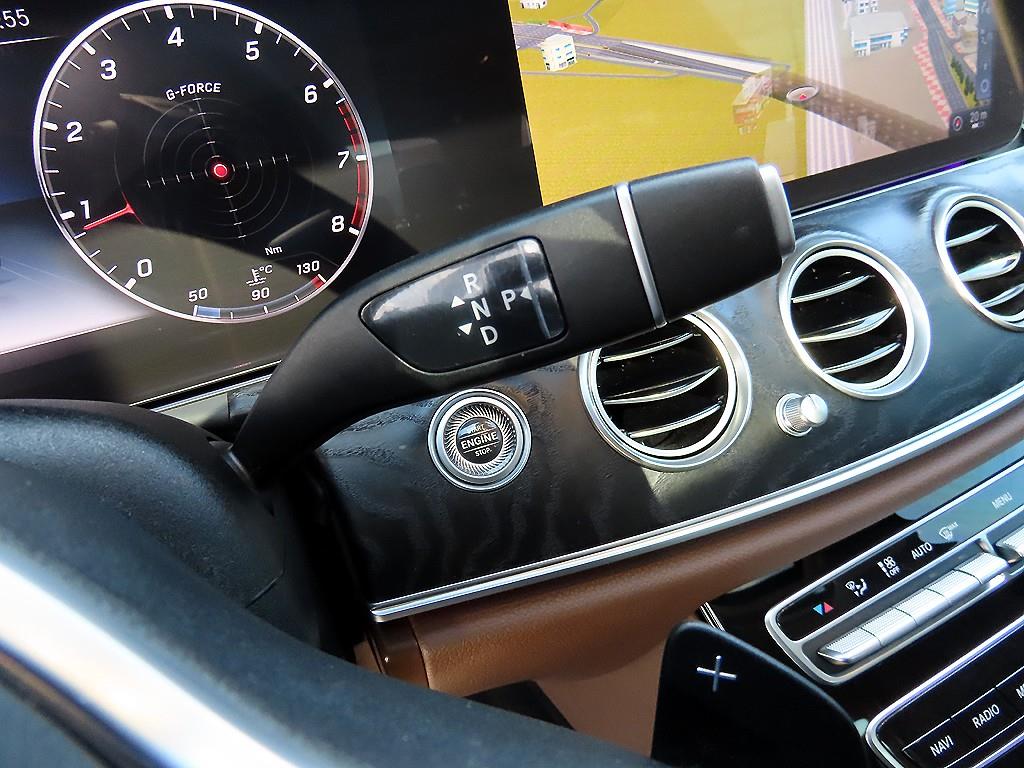 Mercedes Benz E class - Vista 10