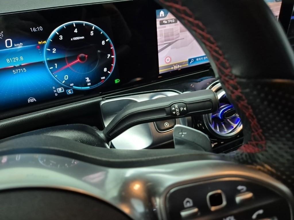 Mercedes Benz GLB Class - Vista 8