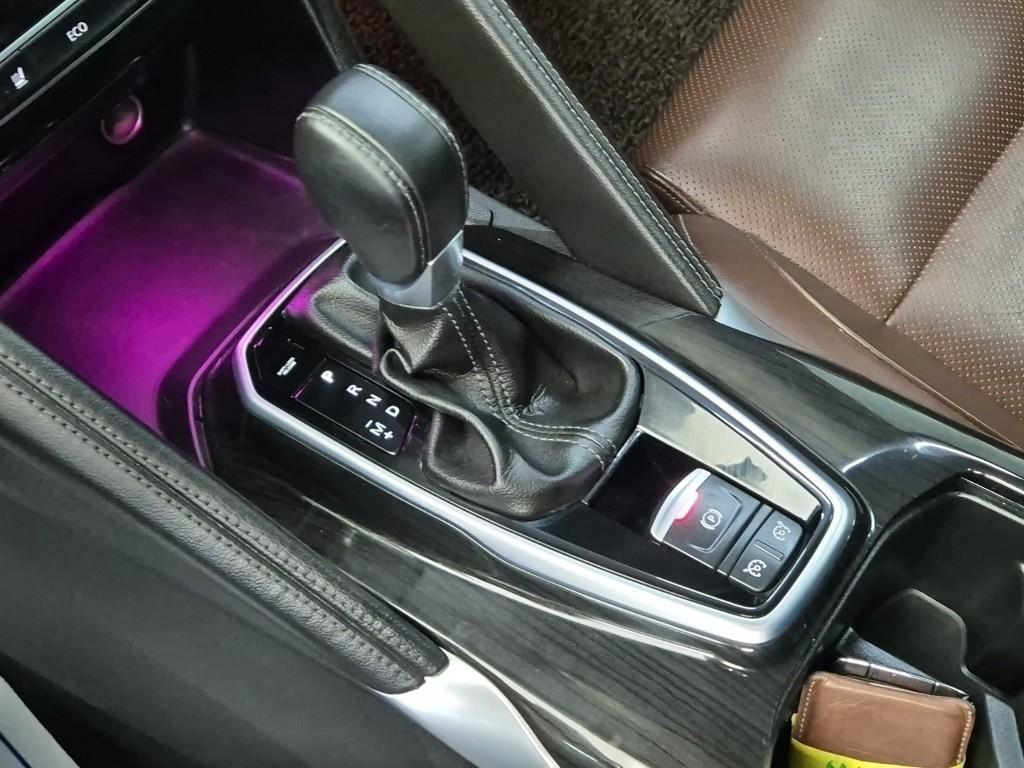 SAMSUNG QM6 - Vista 8