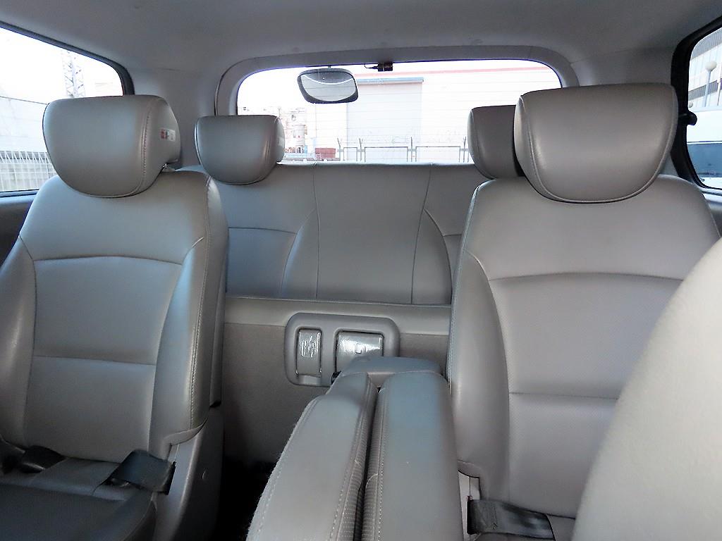 HYUNDAI Starex - Vista 7