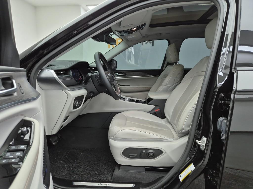 Jeep Cherokee - Vista 11