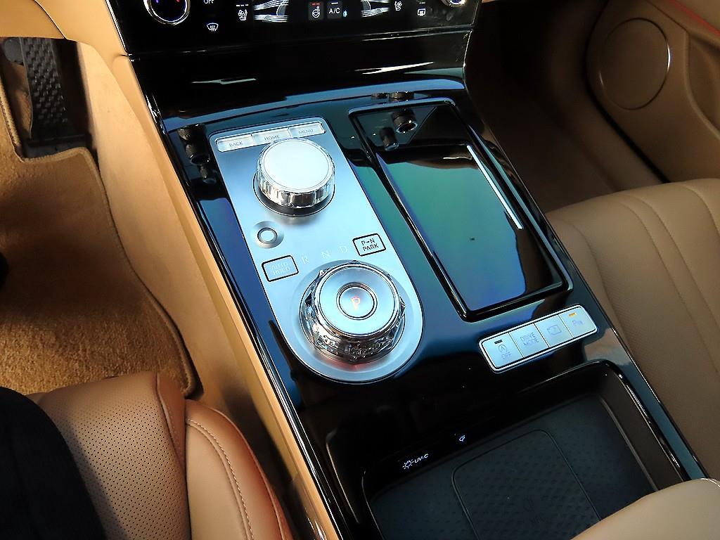 Genesis G80 - Vista 10