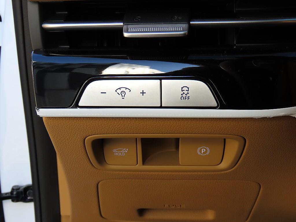 Genesis G80 - Vista 12