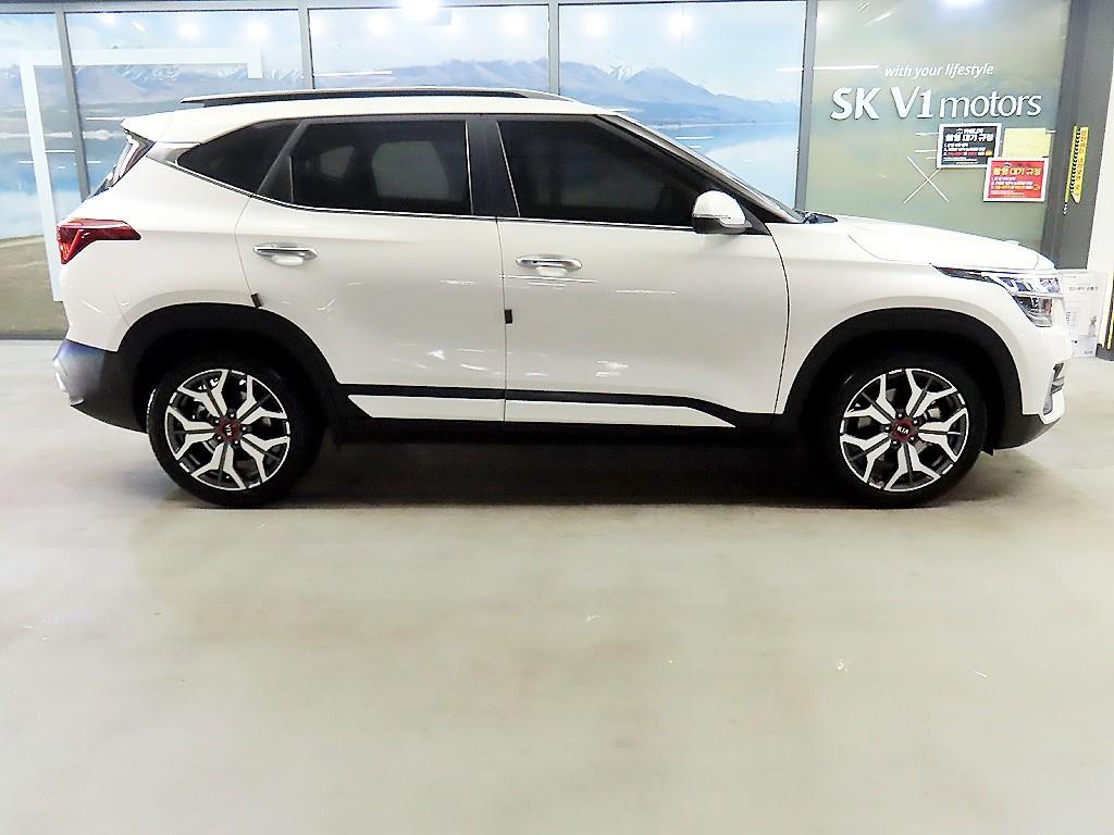 KIA Seltos - Vista 3