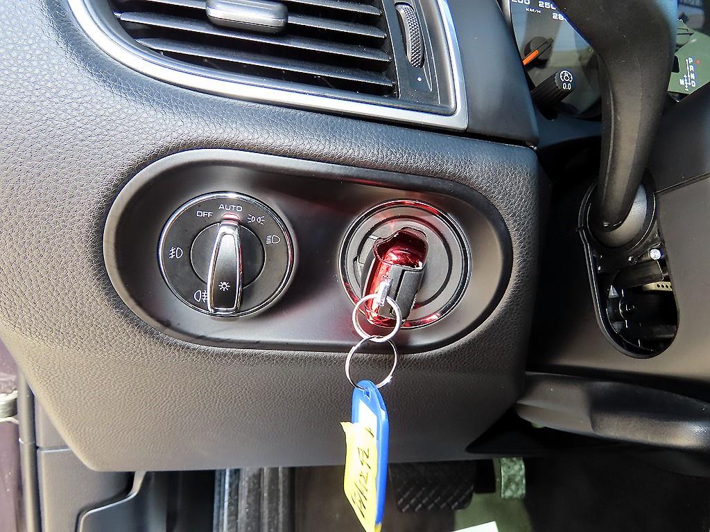 Porsche Macan - Vista 12