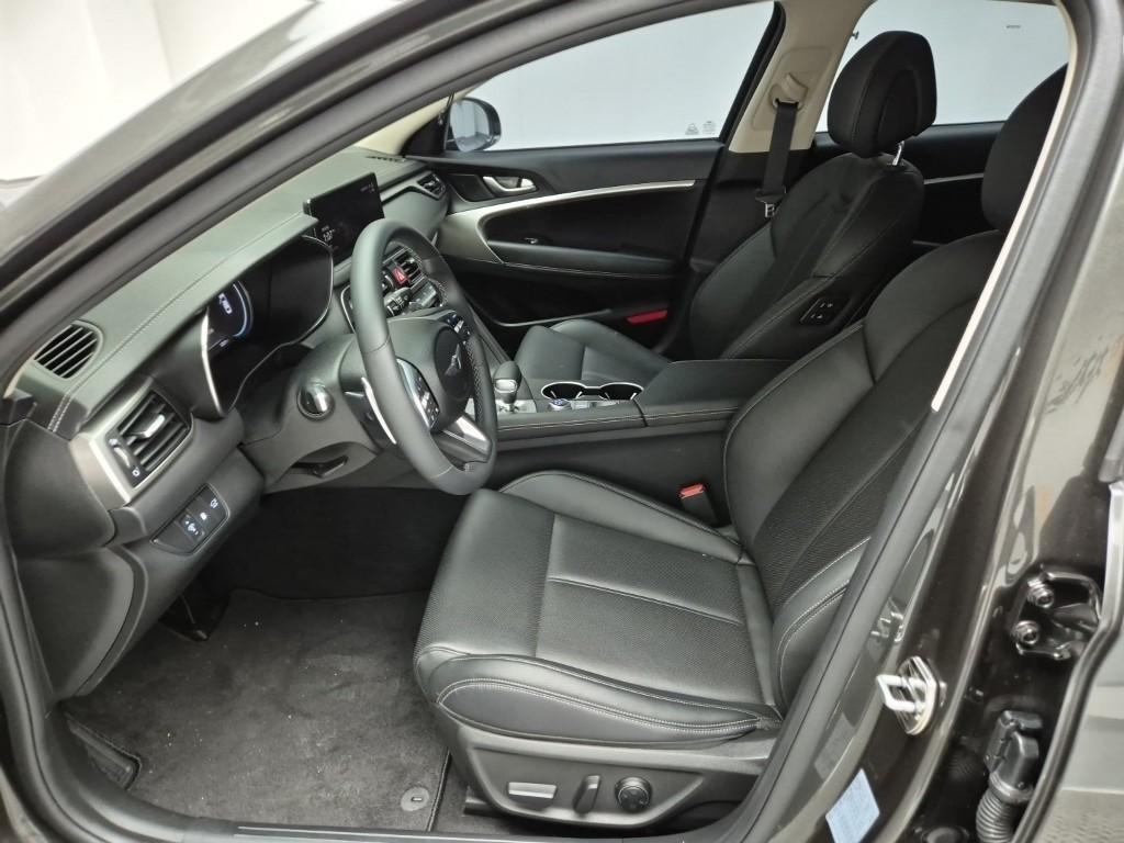 Genesis G70 - Vista 7