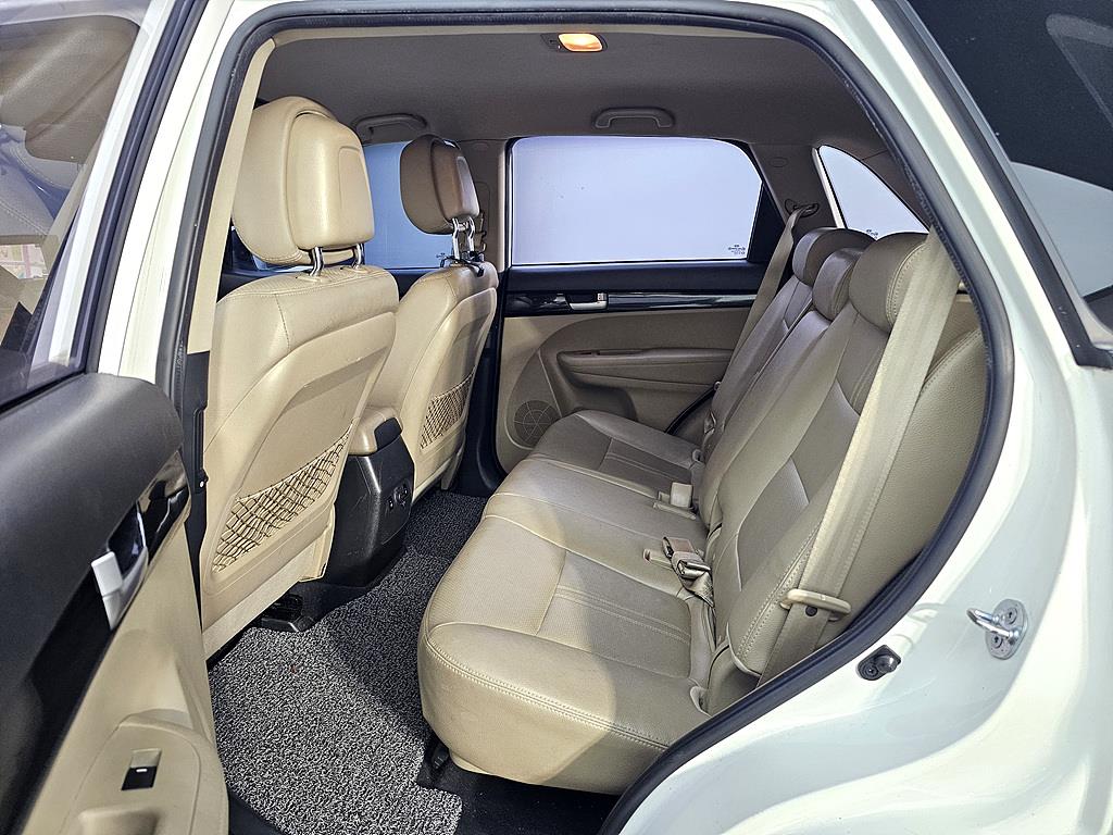 KIA Sorento - Vista 9