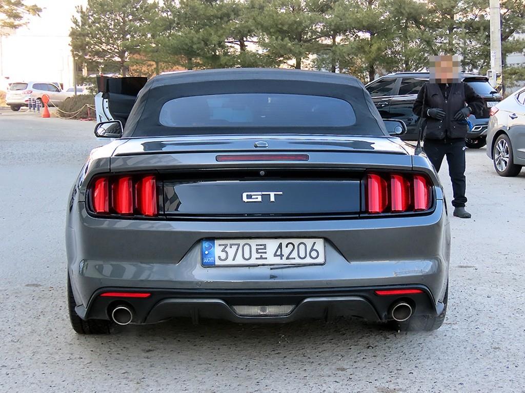 Ford Mustang - Vista 4