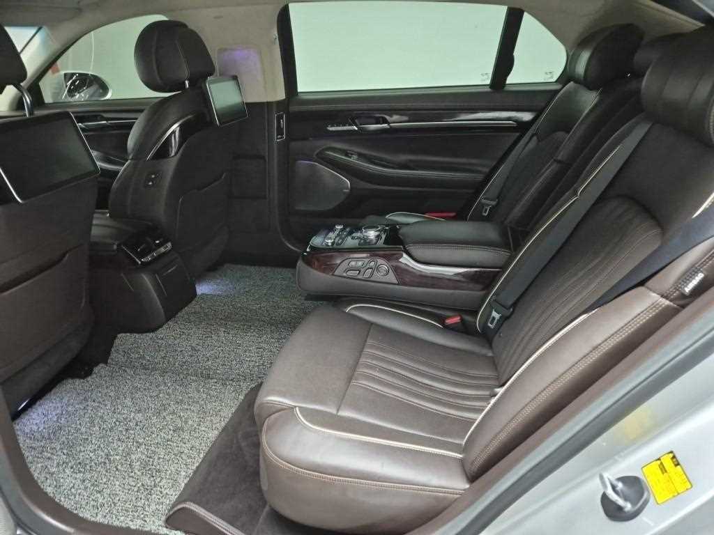 Genesis EQ900 - Vista 12