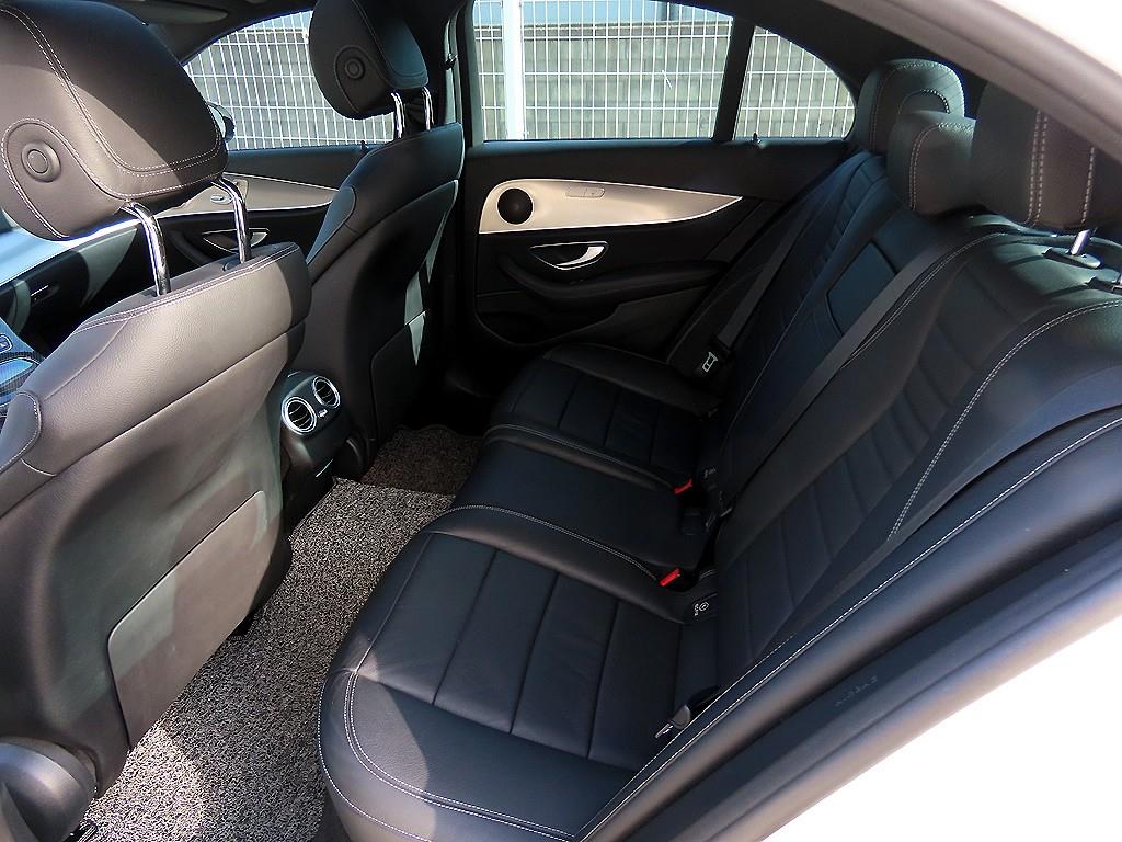 Mercedes Benz E class - Vista 6