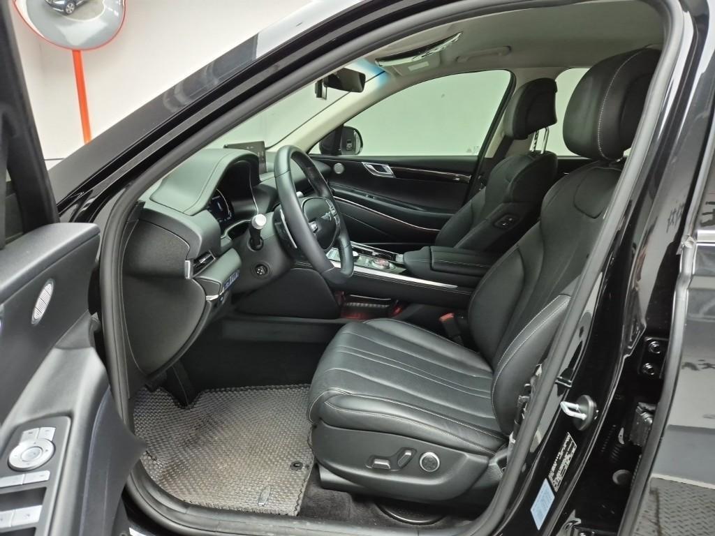 Genesis GV80 - Vista 9